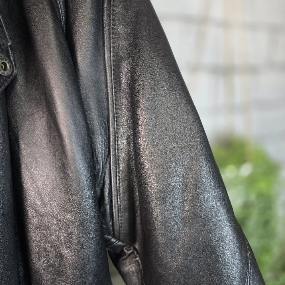 IOU Vintage Leather Over Sized Fur Neck Asymetrical Zip Mens Large Coat EUC